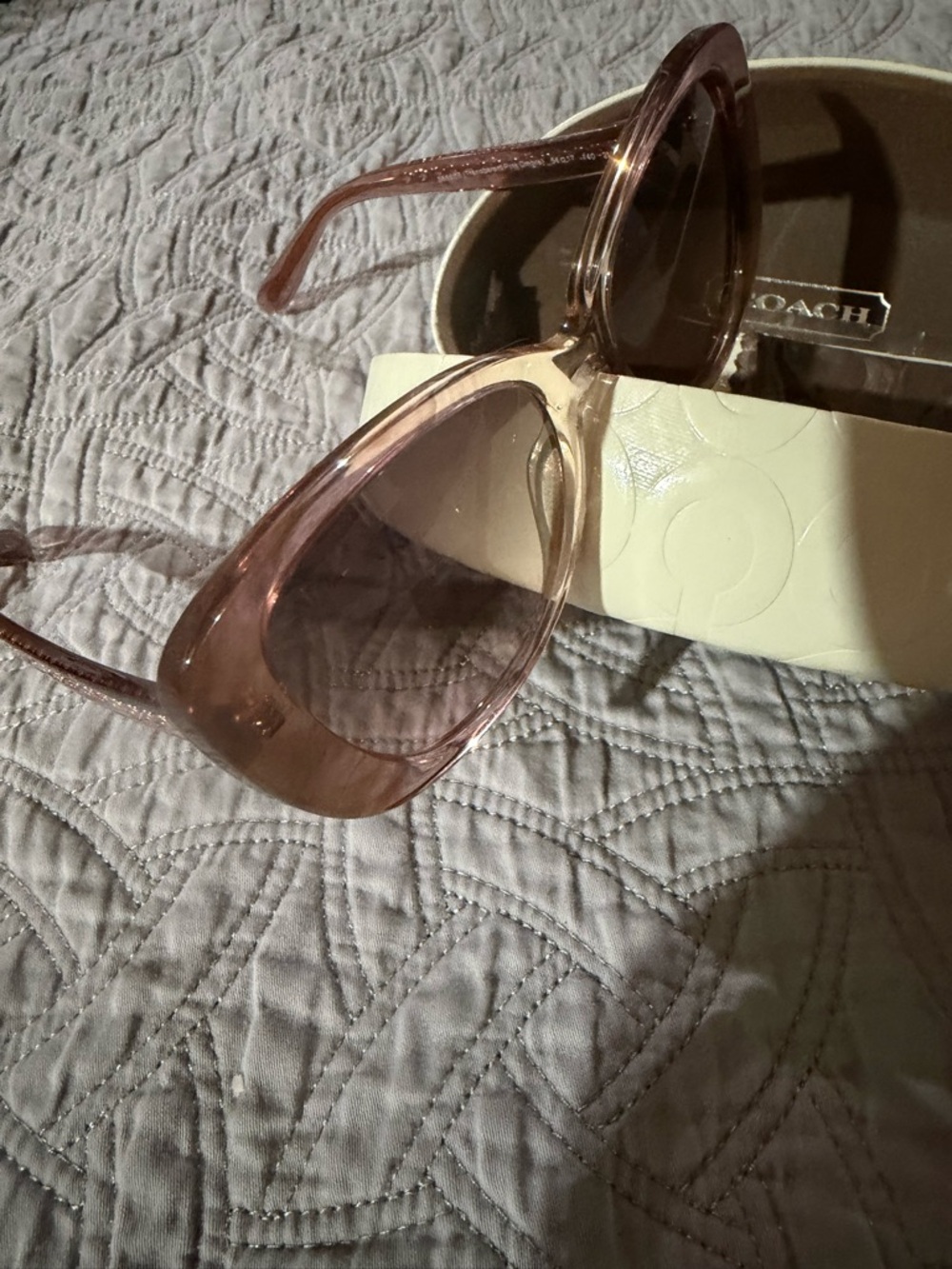 Coach Women’s Purple Gradient Sunglasses with Cream Logo Case - Picture 3 of 7